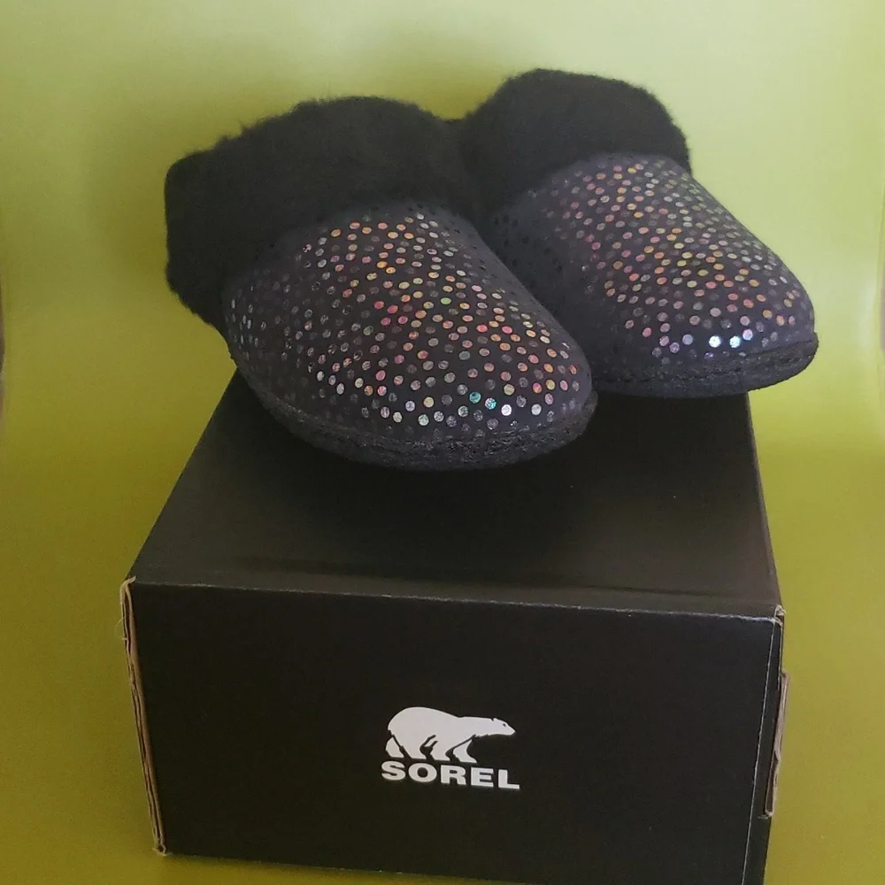 SOREL Girl's Nakiska Iridescent Polka Dot Suede Slippers